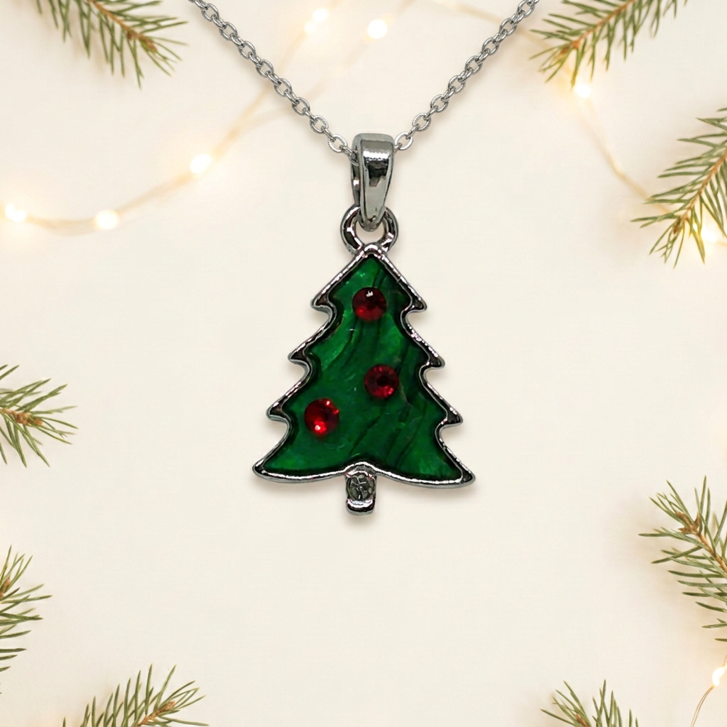 Christmas tree pendant with a fine trace chain